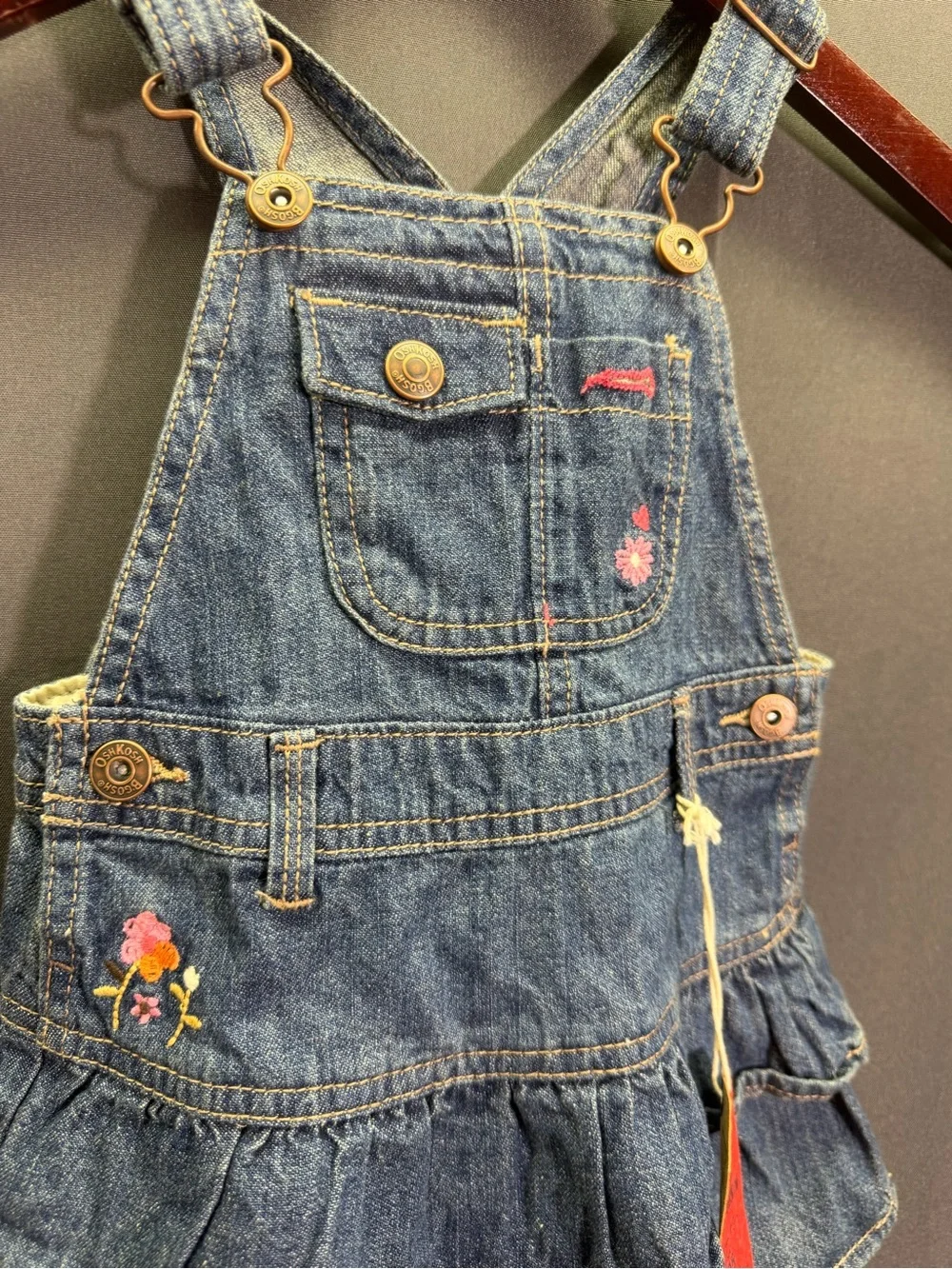 Girl's OSHKOSH Denim Ruffle Dress Overall Jumper Vestbak~Embroidery Flowers 24 m